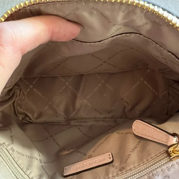 Michael Kors Blush Crossbody Bag with Gold Chain - Picture 4 of 4